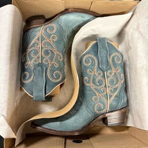 New Circle G Corral L6068 Light Blue Distressed Snip Toe Boots 5.5